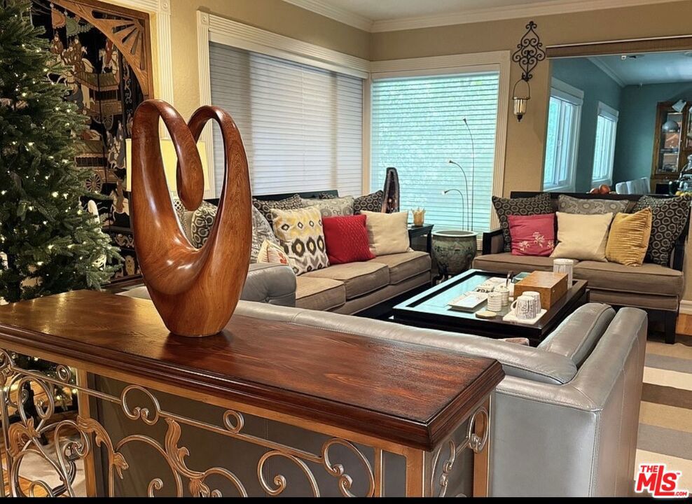 8311 Sale Avenue Property Photo 6