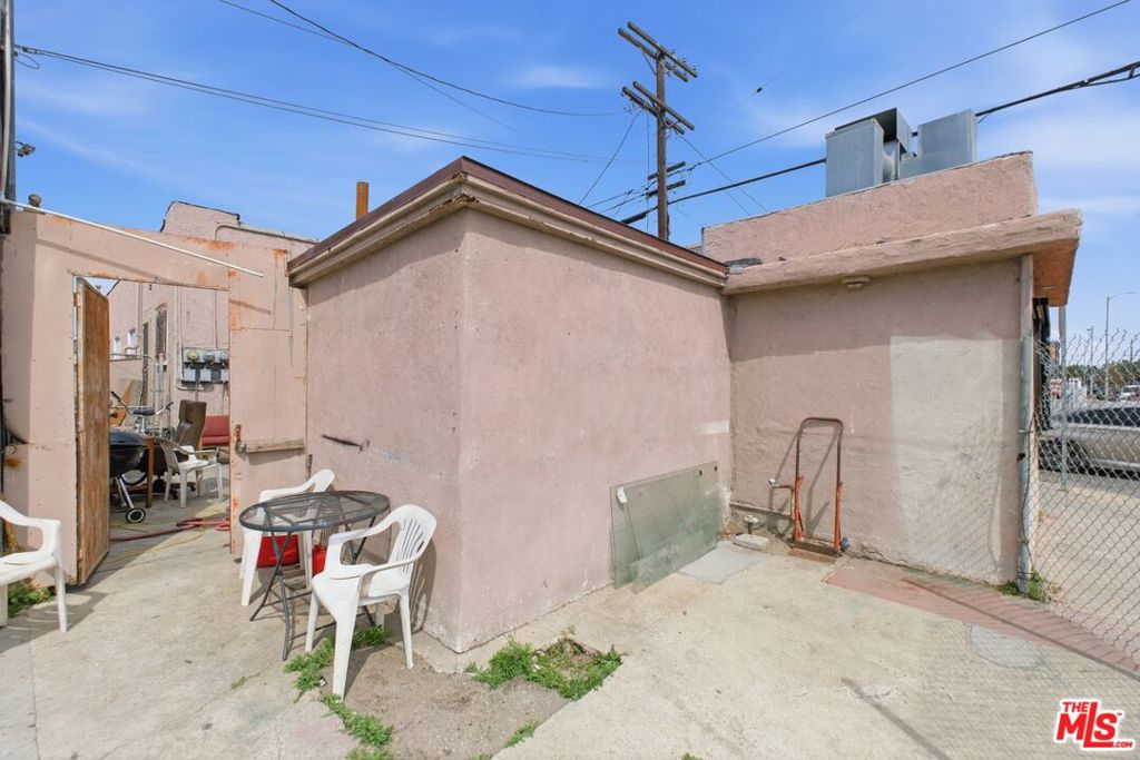 1570 E 110th Street Property Photo 12