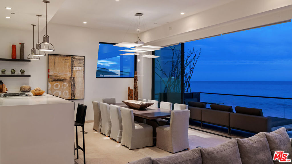 25250 Malibu Road Property Photo 11