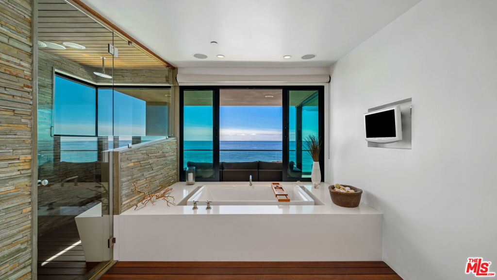 25250 Malibu Road Property Photo 40