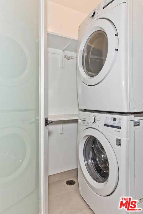 225 S Hamilton Drive 106 Property Photo 14