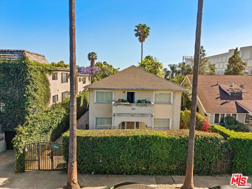 6046 Carlton Way Property Photo 5