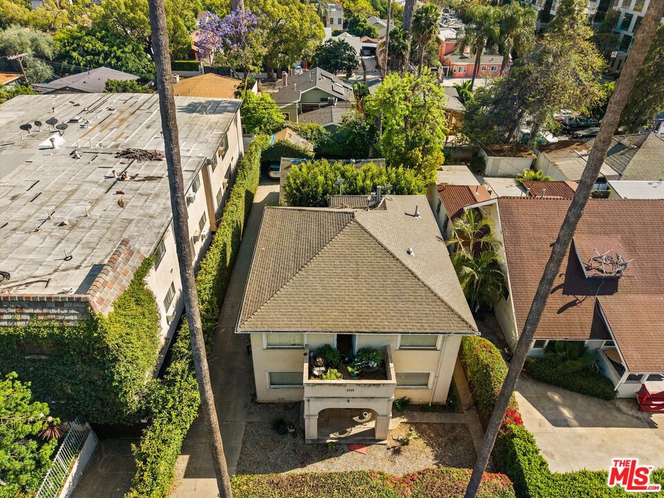 6046 Carlton Way Property Photo 6