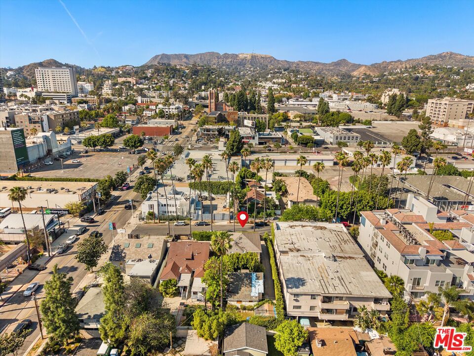 6046 Carlton Way Property Photo 12