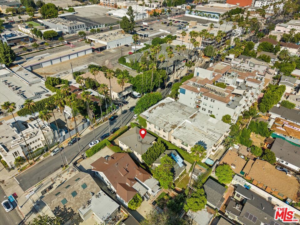 6046 Carlton Way Property Photo 14