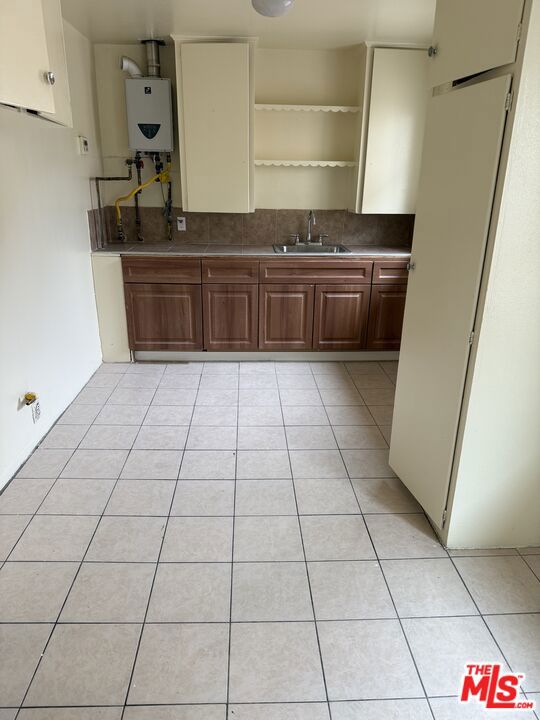 1340 E Broadway C Property Photo 10