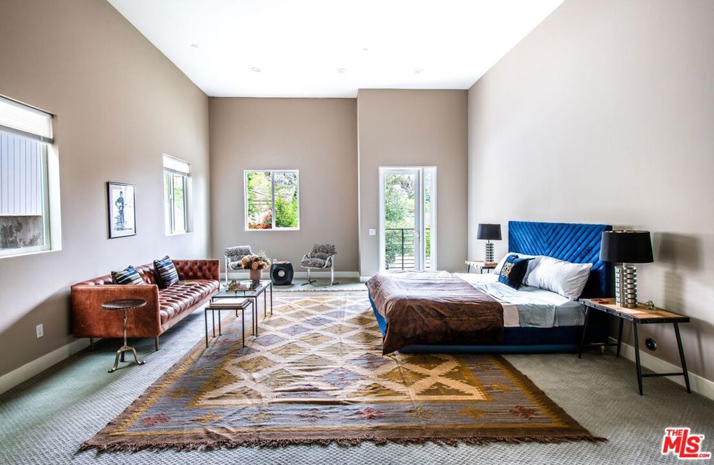 1882 Lucretia Avenue Property Photo 33