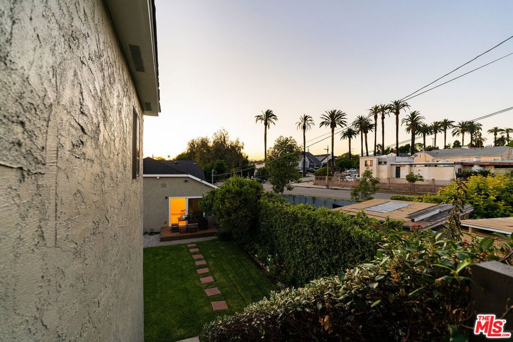 1026 S Windsor Boulevard Property Photo 66