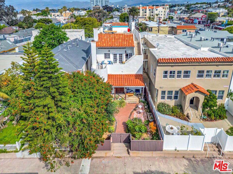 111 Paloma Avenue Property Photo
