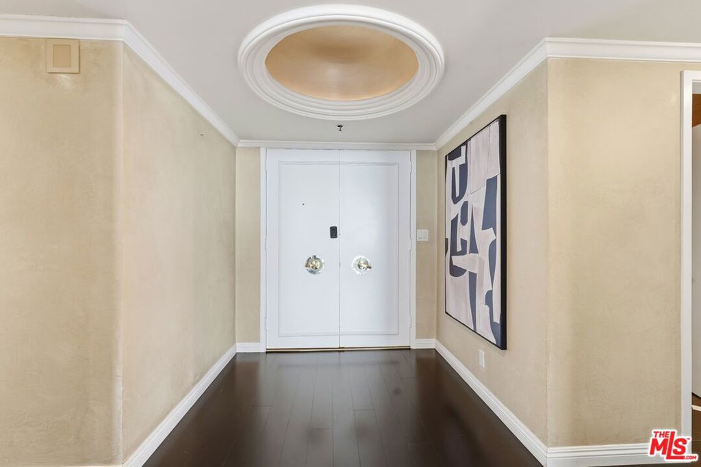 1333 S Beverly Glen Boulevard 902 Property Photo 2