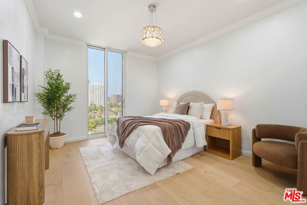 1333 S Beverly Glen Boulevard 902 Property Photo 15