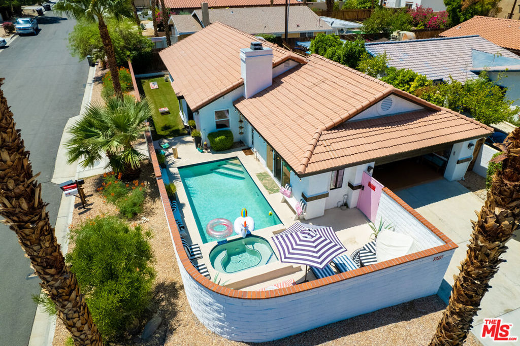 77211 Calle Sonora Property Photo 2