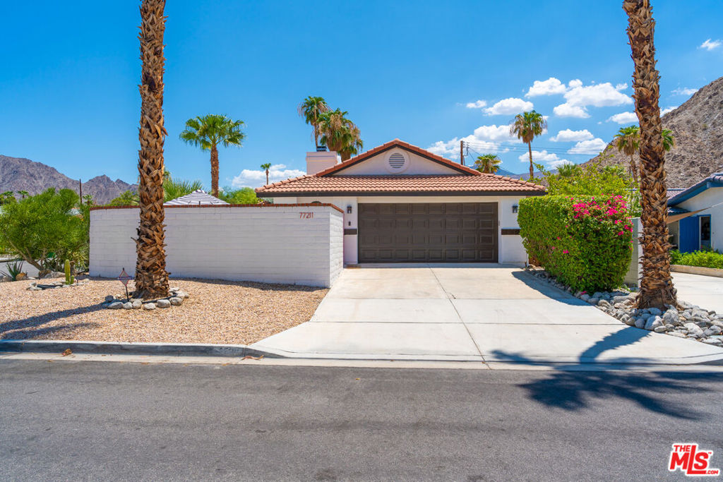77211 Calle Sonora Property Photo 3