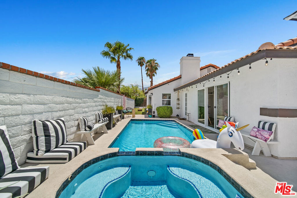 77211 Calle Sonora Property Photo 4