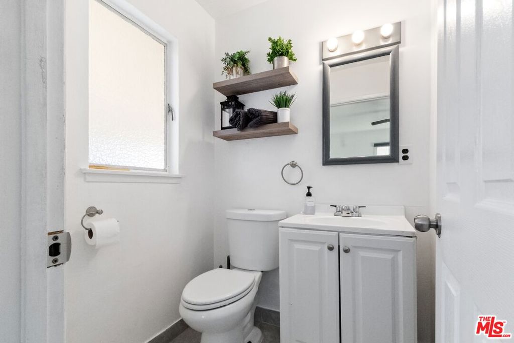 38457 Sumac Avenue Property Photo 8