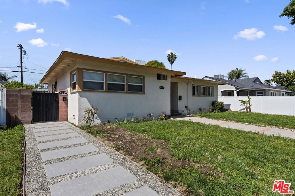 6229 Sylvia Avenue Property Photo 1
