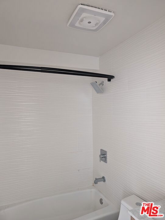 2626 Cloverfield Boulevard 3 Property Photo 4
