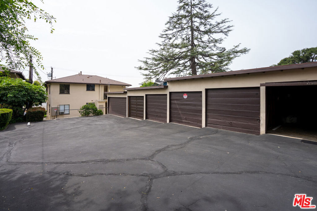 2629 Lake Avenue Property Photo 6