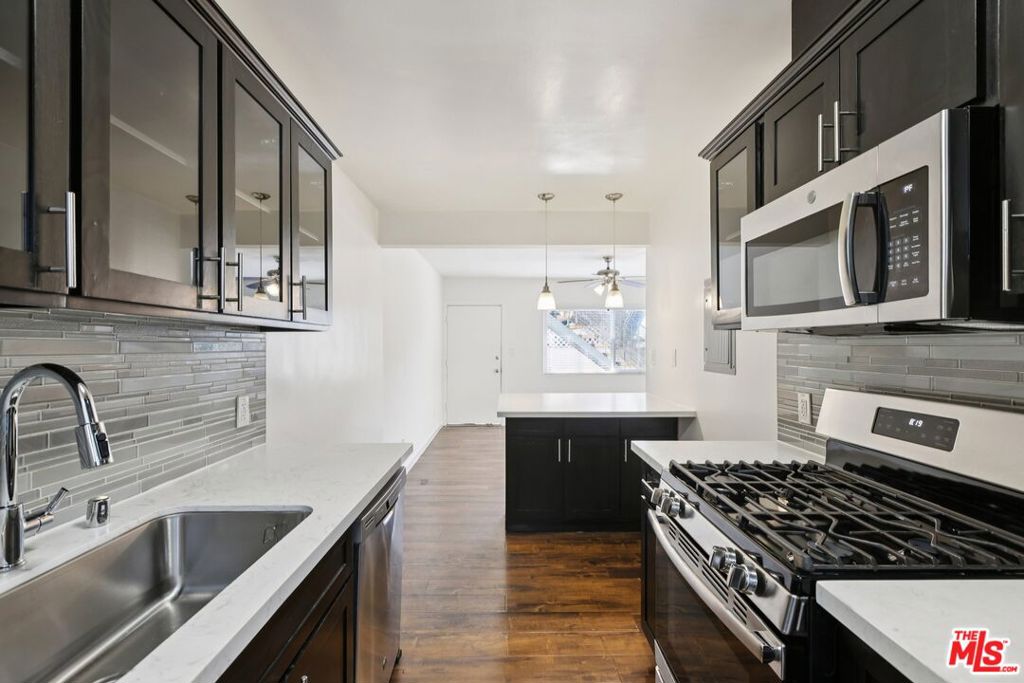 435 W Regent Street Property Photo 9