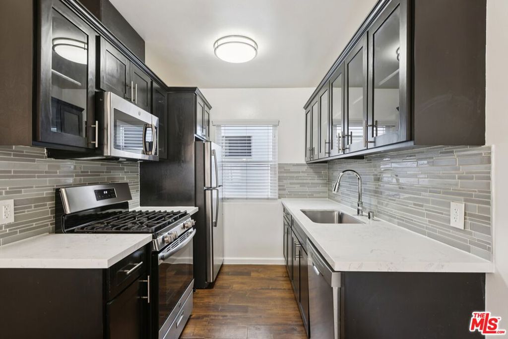 435 W Regent Street Property Photo 10