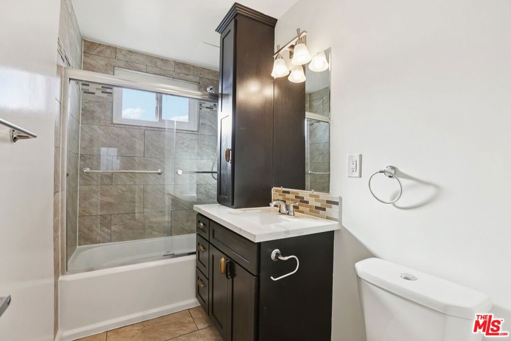 435 W Regent Street Property Photo 12