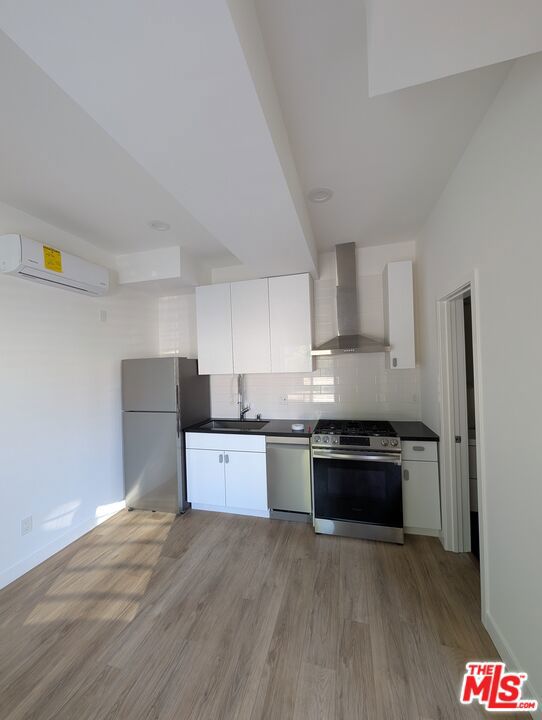 2626 Cloverfield Boulevard 12 Property Photo 1