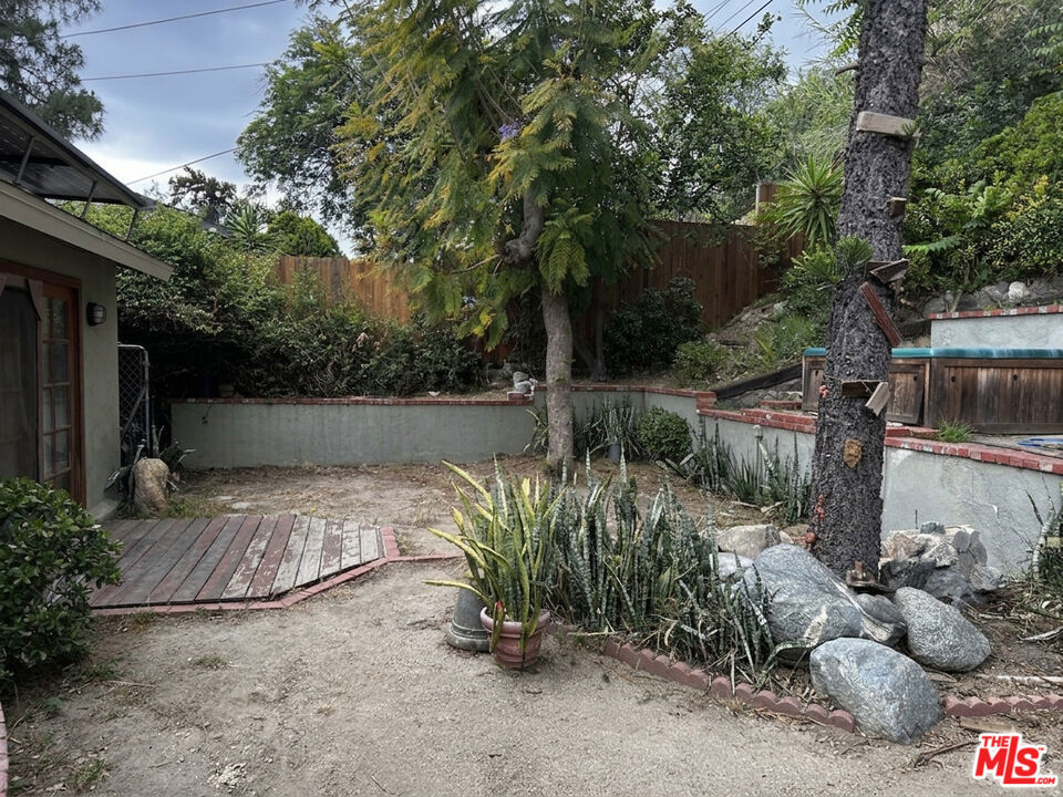 13626 Shablow Avenue Property Photo 15