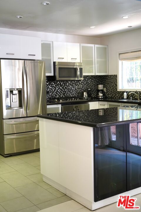 137 S Rexford Drive 1 Property Photo 4