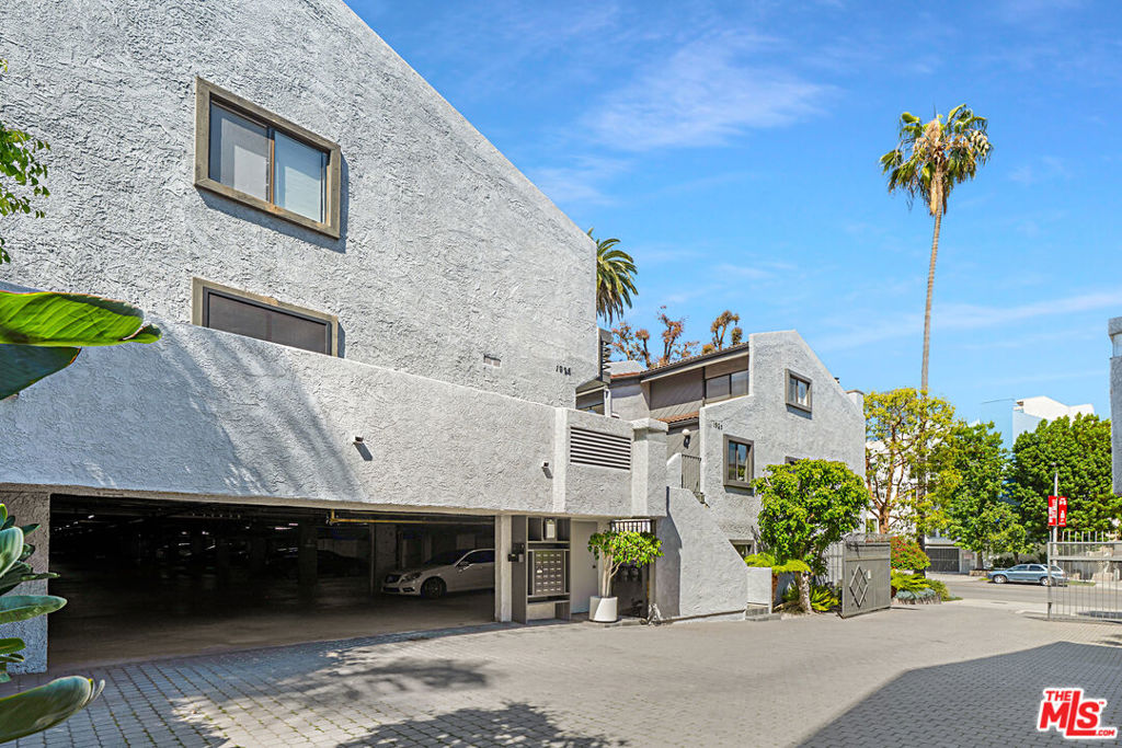1925 S Beverly Glen Boulevard 40 Property Photo 40