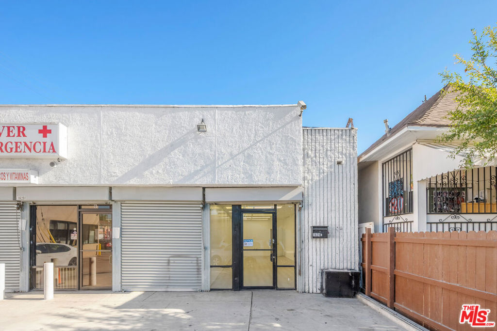 1620 S Hoover Street Property Photo 2