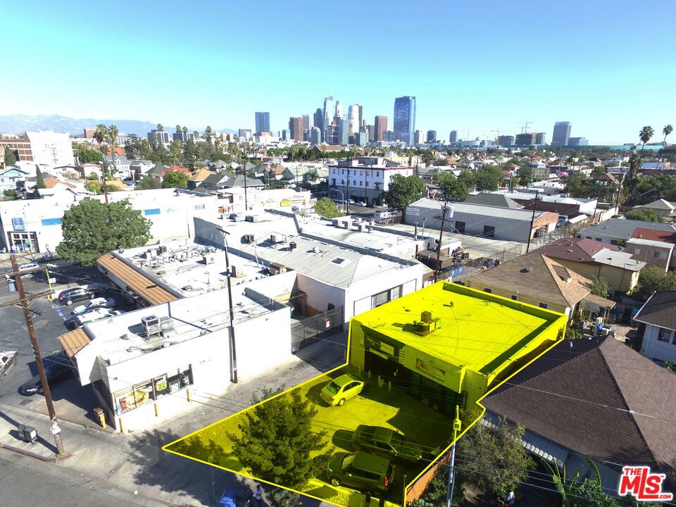 1620 S Hoover Street Property Photo 4