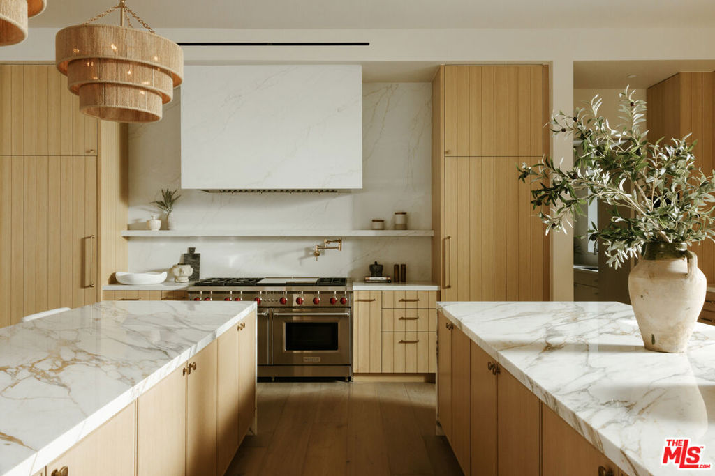 5287 Round Meadow Road Property Photo 7
