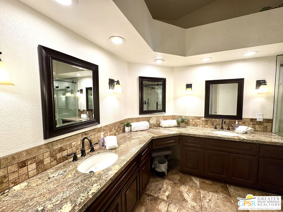 696 Vista Lago Circle Property Photo 14