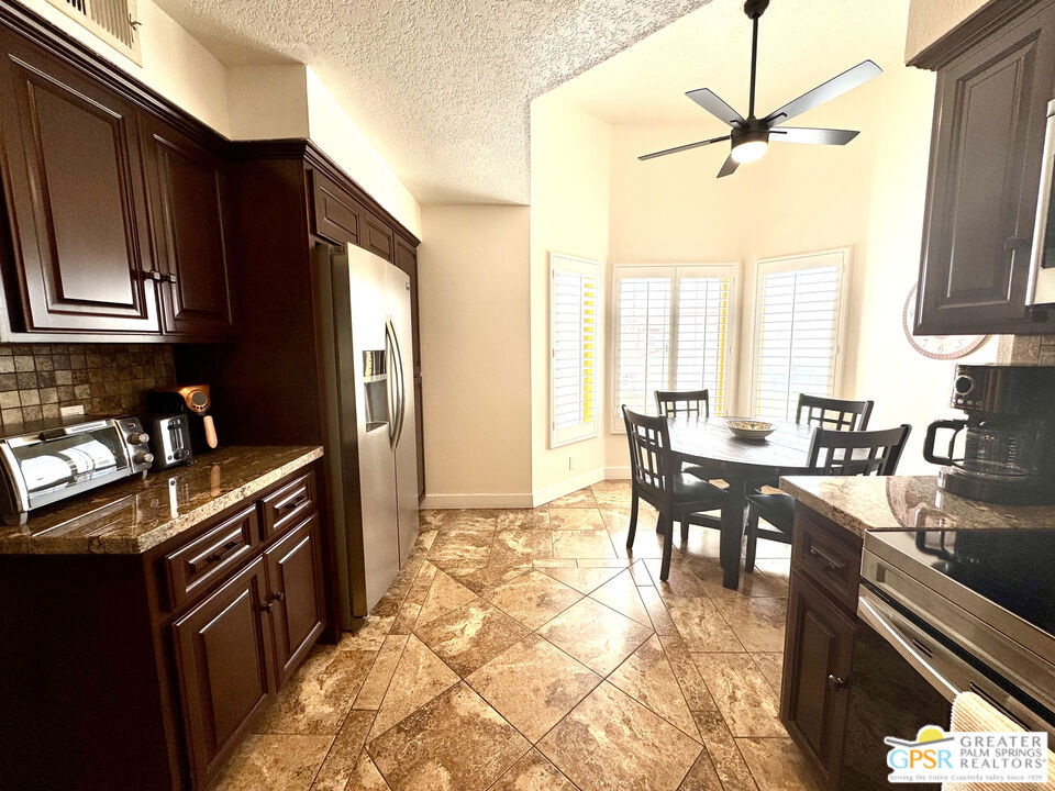 696 Vista Lago Circle Property Photo 28