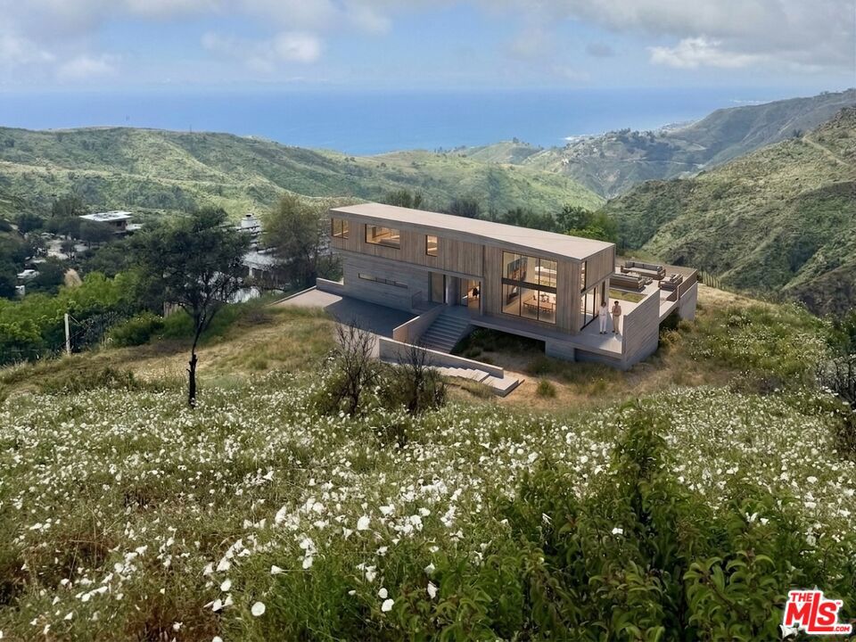 62 Tuna Canyon Road Property Photo 1