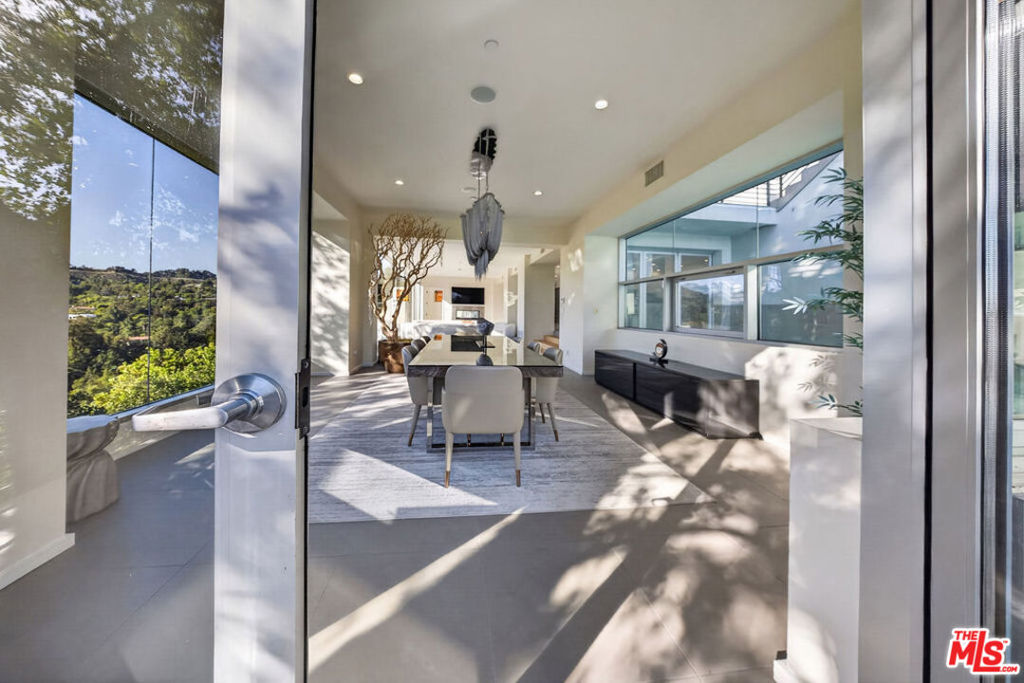 9716 Oak Pass Road Property Photo 13