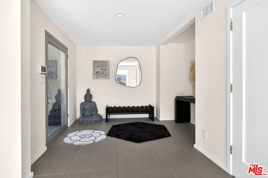 9716 Oak Pass Road Property Photo 19