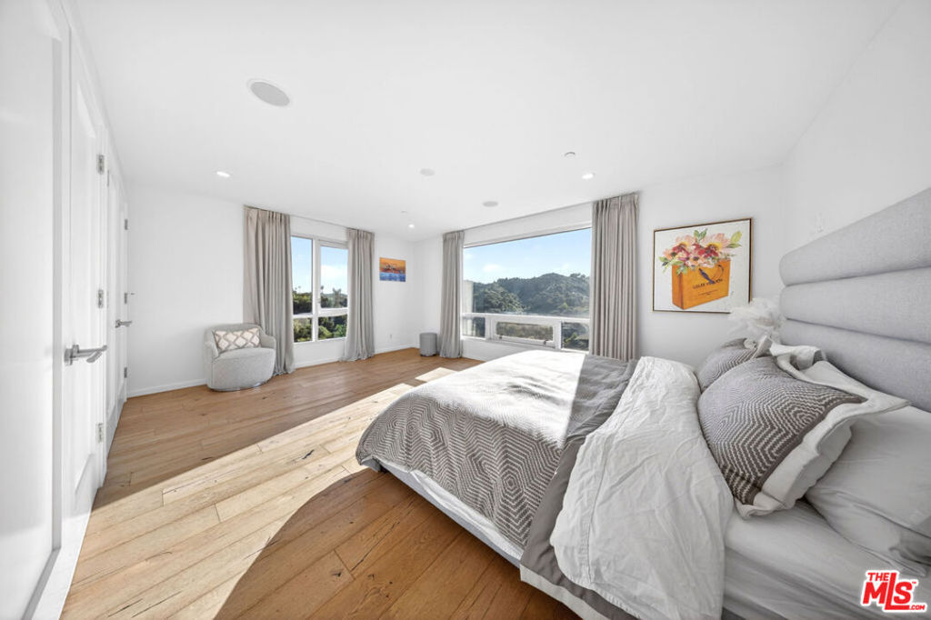 9716 Oak Pass Road Property Photo 24