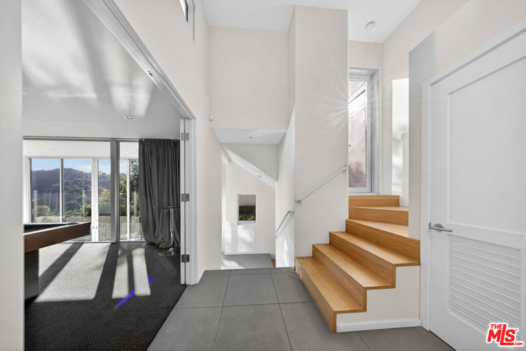 9716 Oak Pass Road Property Photo 33