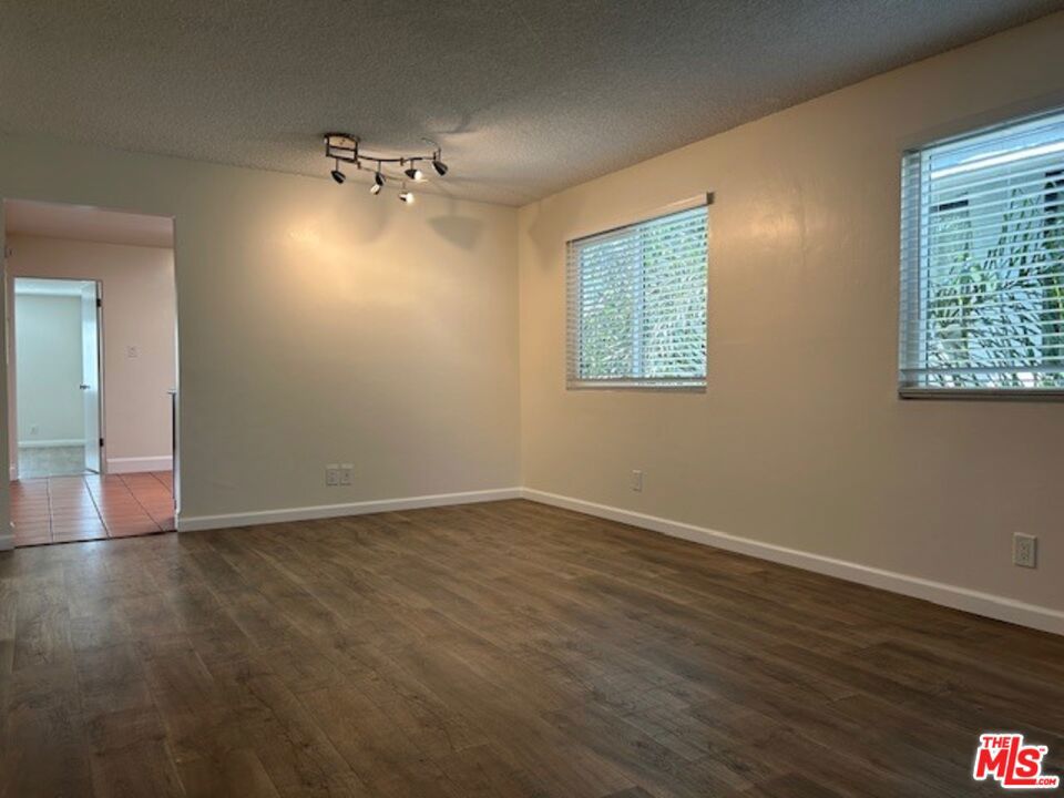 36 Brooks Avenue D Property Photo 7
