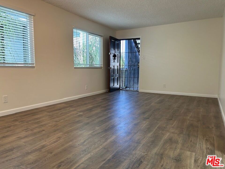 36 Brooks Avenue D Property Photo 8