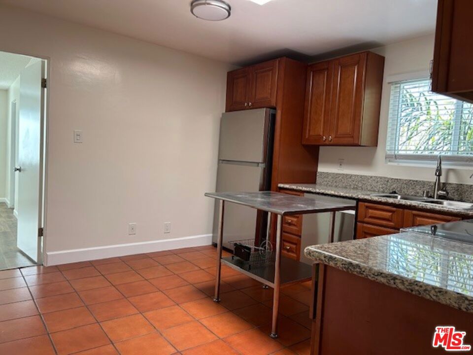 36 Brooks Avenue D Property Photo 17