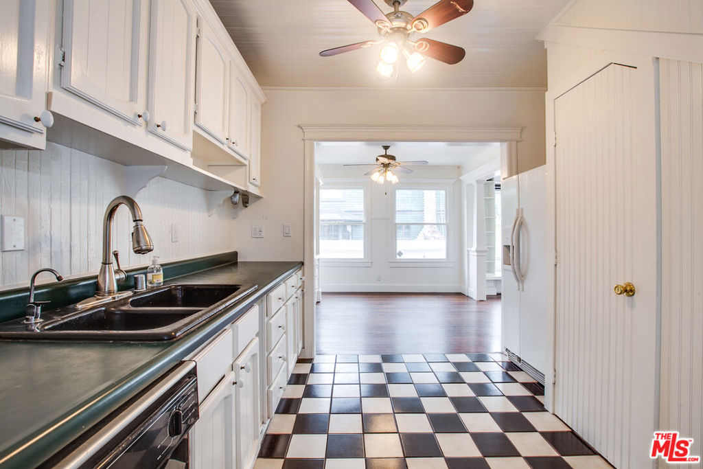 105 Park Place Property Photo 15