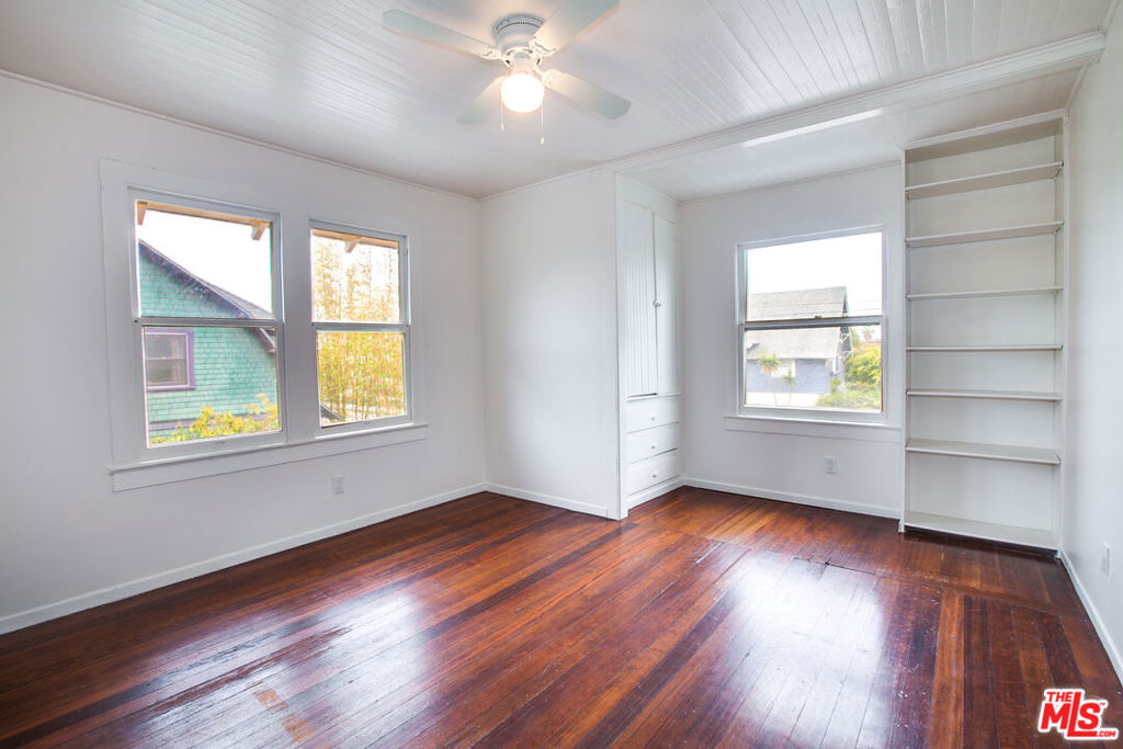 105 Park Place Property Photo 17