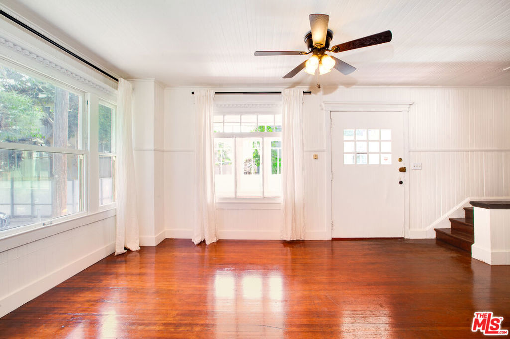105 Park Place Property Photo 30