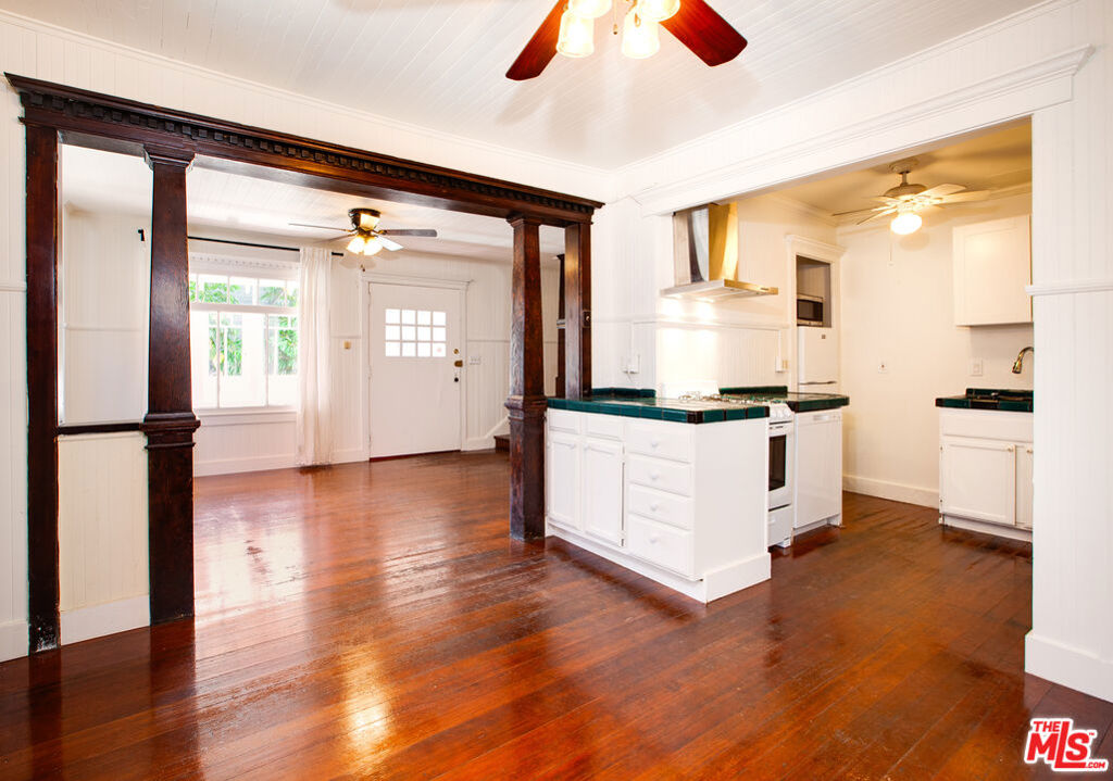 105 Park Place Property Photo 35