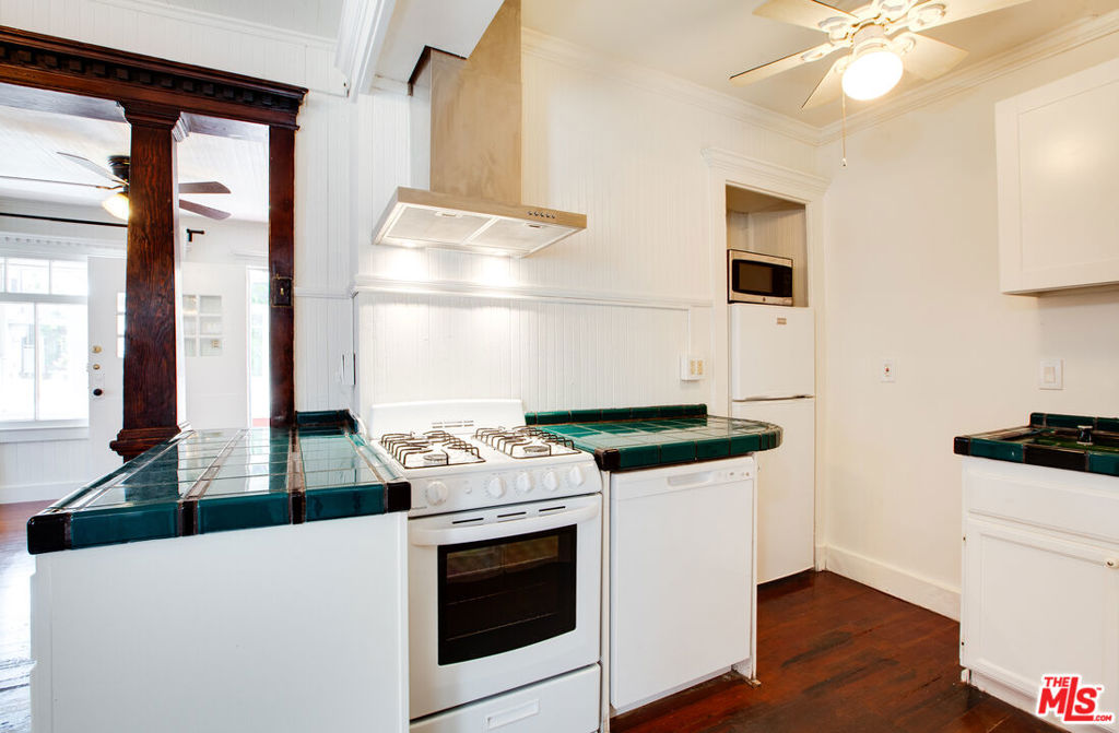 105 Park Place Property Photo 37