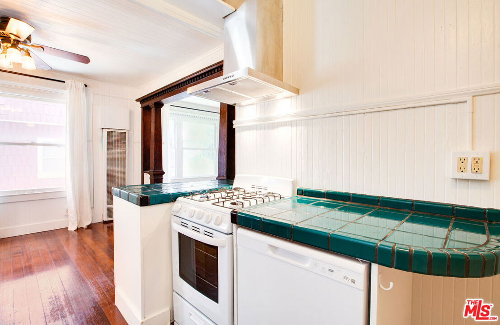 105 Park Place Property Photo 41