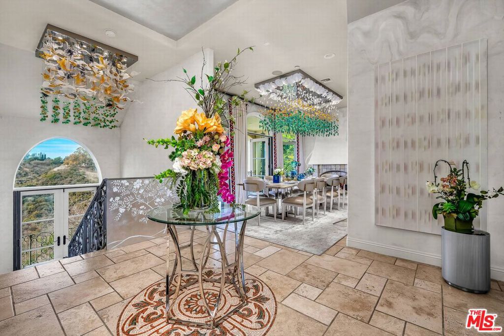 3110 Benedict Canyon Drive Property Photo 6