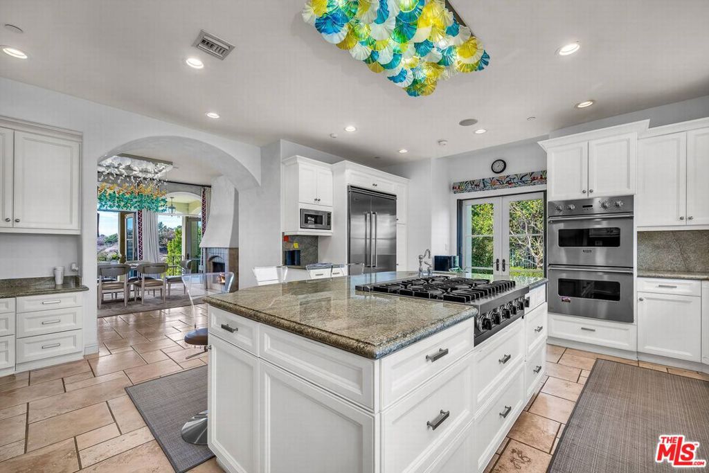 3110 Benedict Canyon Drive Property Photo 22
